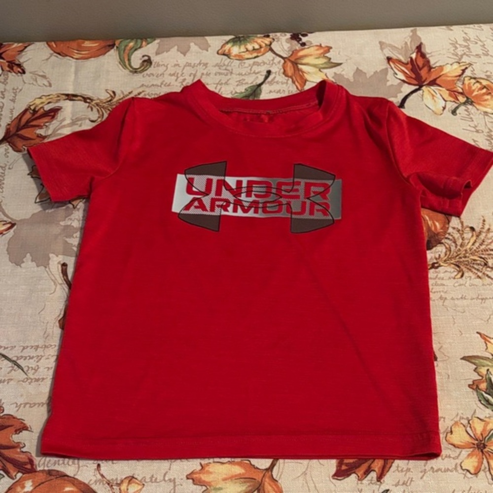 Under‎ Armour Red Short Sleeve Tee Athletic Wear
